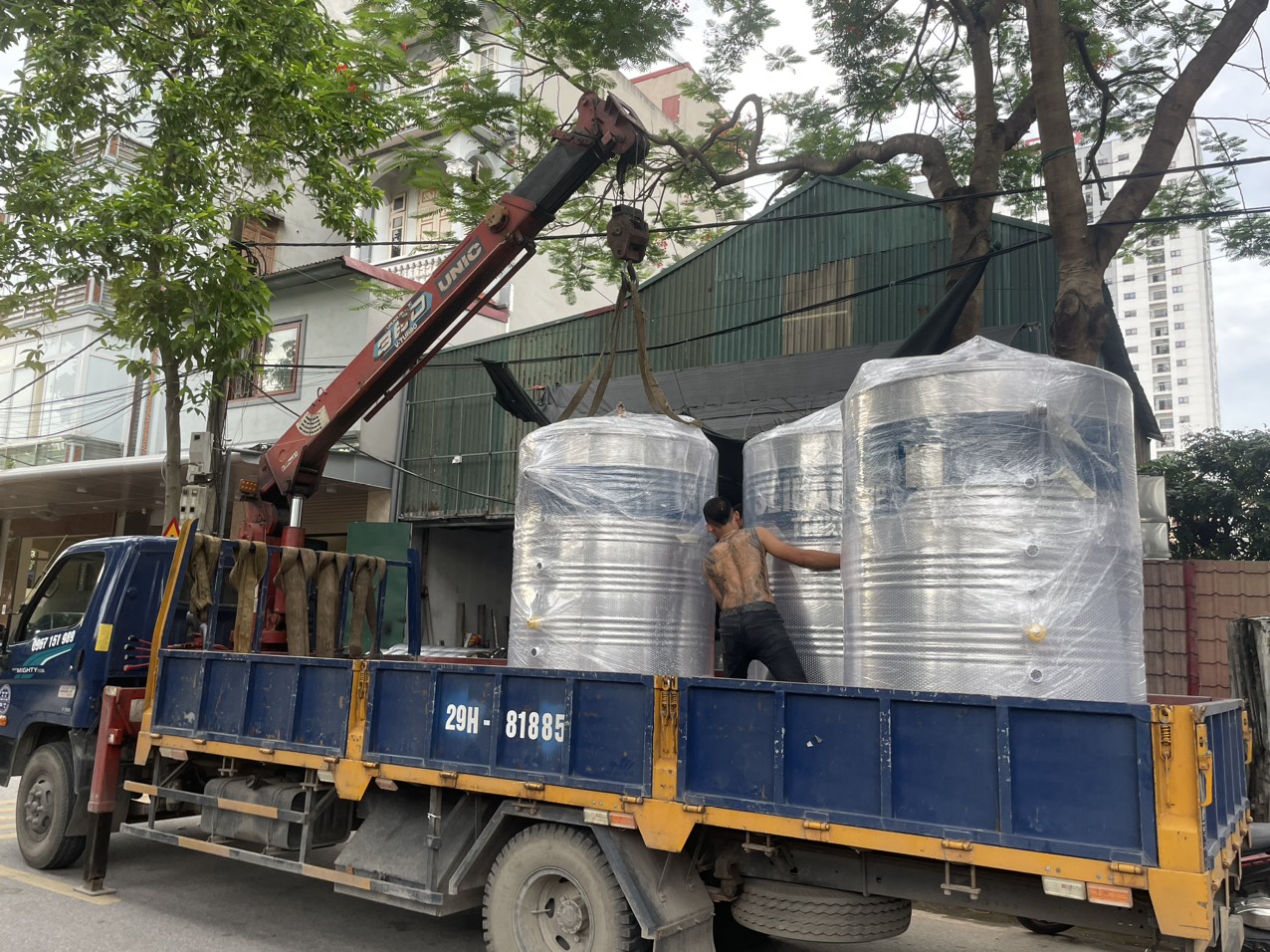 Lắp Đặt Bể Nước Trên Mái – Giải Pháp Tiện Lợi Cho Không Gian Đô Thị
